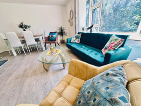 Spacious, stylish appartment close to transport